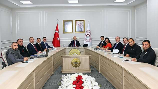 Adıyaman'da vali yardımcıları değerlendirme toplantısı düzenlendi