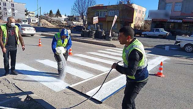 Adıyaman'da yaya geçitleri yenileniyor