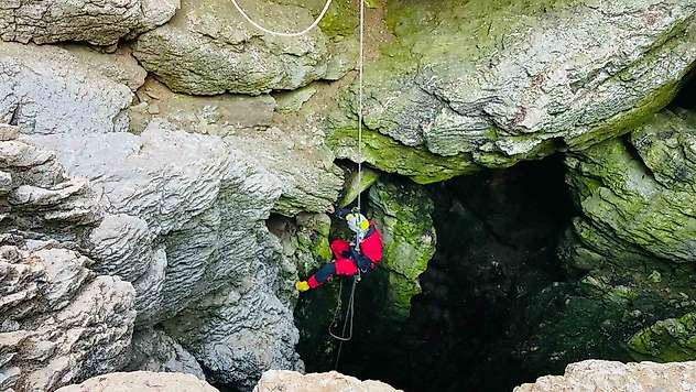 Adıyaman'daki mağaralarda bulunan ilginç jeolojik oluşumlar incelendi
