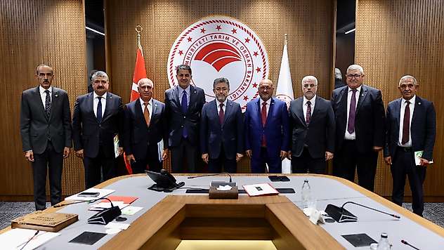 Adıyaman heyetinden Tarım ve Orman Bakanı Yumaklı'ya ziyaret