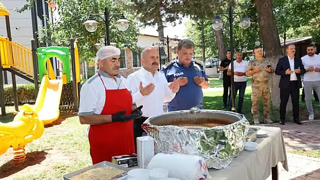 Adıyaman İl Emniyet müdürlüğü tarafından Aşure ikram edildi