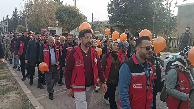 Adıyaman protokolü kadına şiddet için yürüdü