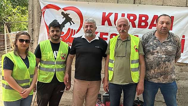 Adıyaman Yetimler Derneği bu bayramda yüzleri güldürdü