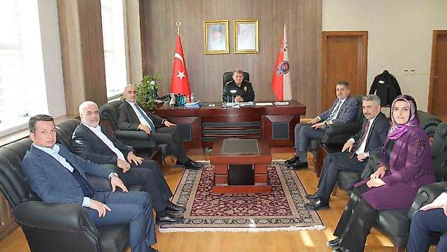 AK Parti heyetinden Müdür Uzman'a ziyaret