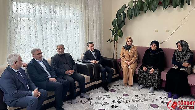 AK Parti heyetinden şehit ailesine ziyaret