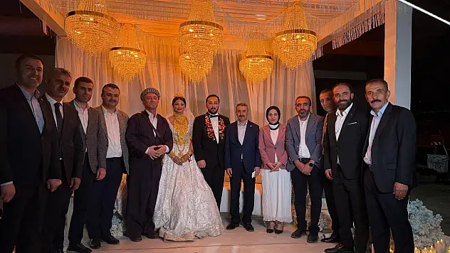 AK Partili başkanın aşiret düğününde görkemli buluşma