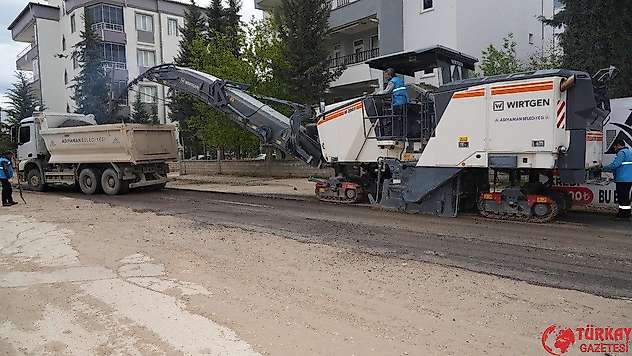 Alitaşı Mahallesinde asfalt serimi başladı