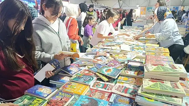 Anadolu'nun en büyük kitap fuarı kapılarını açtı