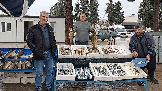 Araban'da soğuk hava balığa talebi artırdı