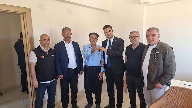 Aşağı Nasırlı köyünde kalıcı deprem konutları anahtar teslimi yapıldı