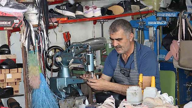 Ayakkabı tamirciliği mesleği ölüyor