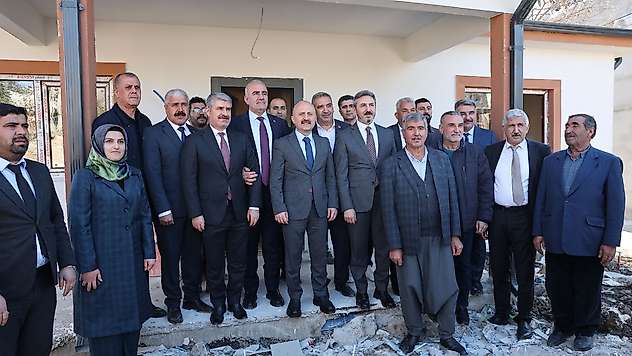 Aydın Akıncılar beldesinde kalıcı konutlarda incelemede bulundu