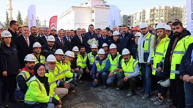 Bakan Kurum: son tuğalamızı koyuyor son çivileri çalıyoruz