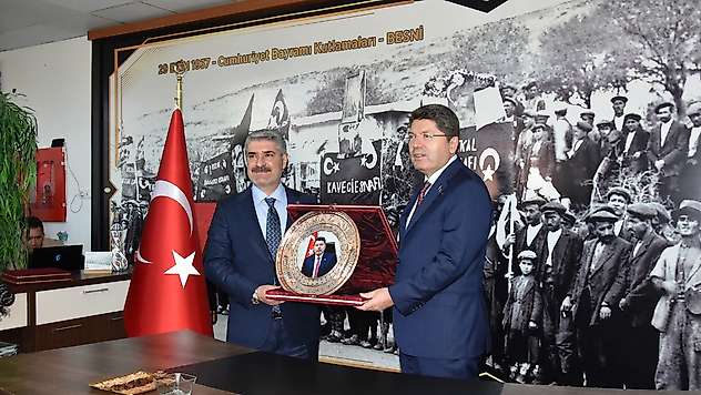 Bakan Tunç'dan Besni Belediyesine ziyaret