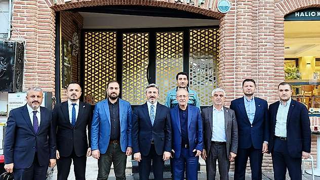 Bakan Yardımcısı Aydın'dan Yeni Dünya Vakfı'na ziyaret