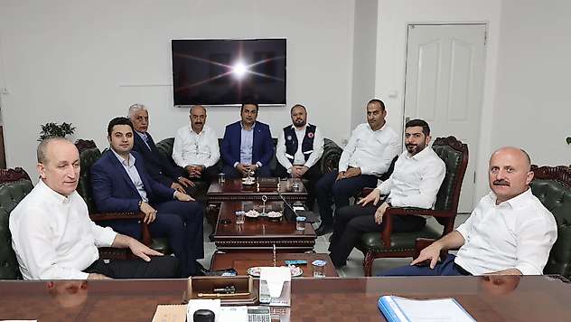 Bakan yardımcısı Bulut'tan Gölbaşı Kaymakamlığına ziyaret 