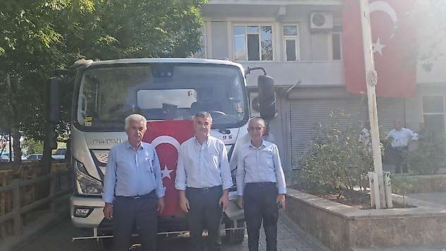 Bakanlıktan Tut Belediyesine yol süpürme aracı hibe edildi