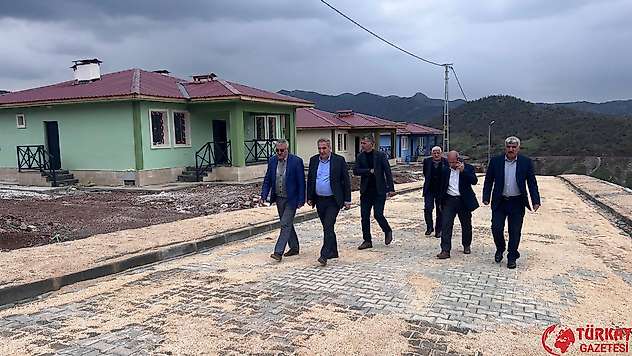 Başkan Erdoğan, köylerdeki kalıcı deprem konutlarını inceledi