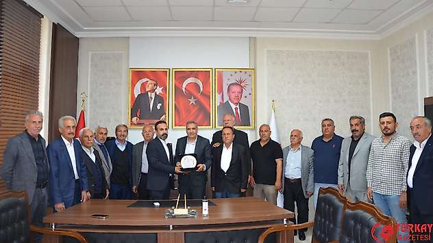 Başkan Kara'dan Başkan Erdoğan'a plaket