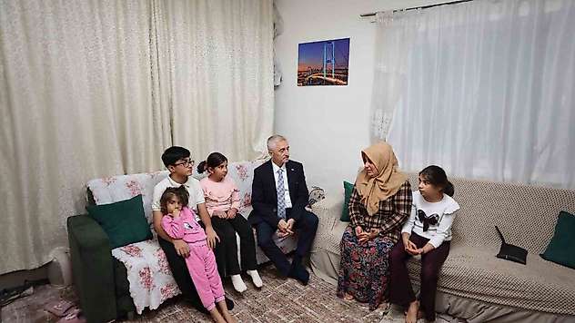 Başkan Tahmazoğlu'ndan aile ve esnaf ziyaretleri