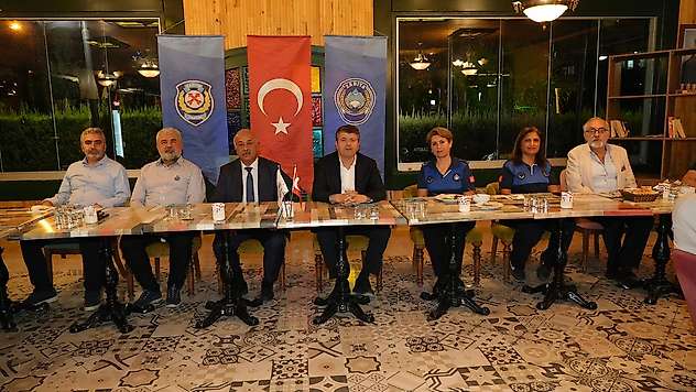 Başkan Tutdere zabıta personeliyle bir araya geldi