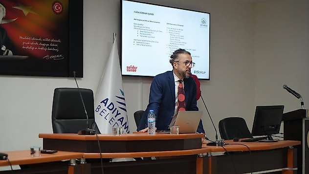 Belediye personellerine afet yönetimi eğitimi verildi