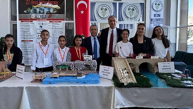 Besni Bilim Seferberliği Vicdanlı Bilim Sergisi ziyaretçilerini büyüledi