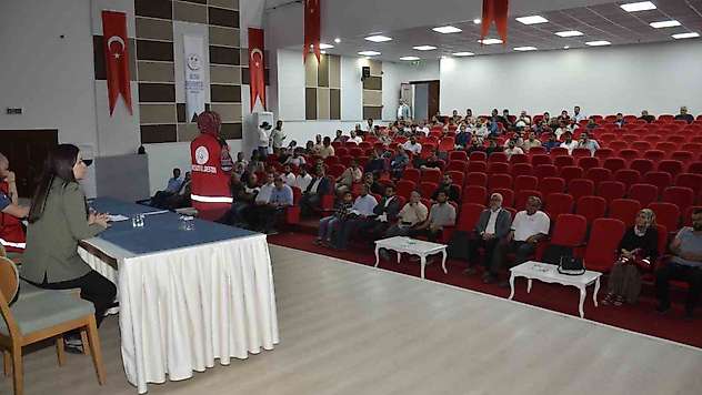Besni'de 'Sanal kumar bağımlılığı ile mücadele' eğitimi gerçekleştirildi