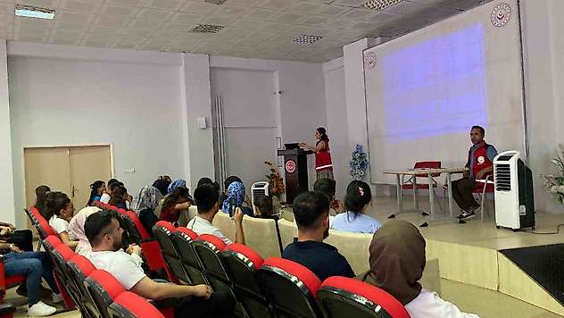 Besni'de 16 çifte evlilik öncesi eğitim verildi