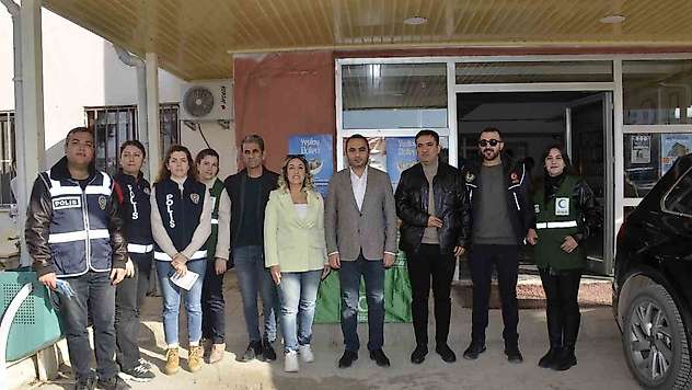 Besni'de Yeşilay'ın bağımlılıkla mücadele standına büyük ilgi