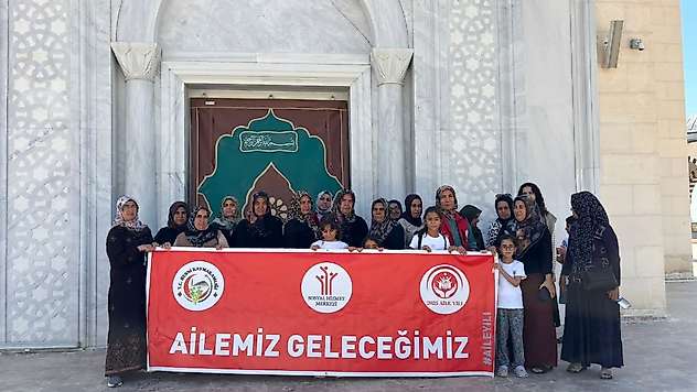 Besnili depremzede annelerden Sahabe'ye ziyaret
