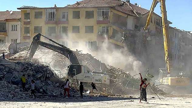 Beydağı Oteli davası eksiklikler nedeniyle ertelendi