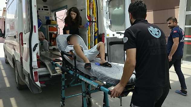 Bisiklet ile otomobil çarpıştı: 2 yaralı