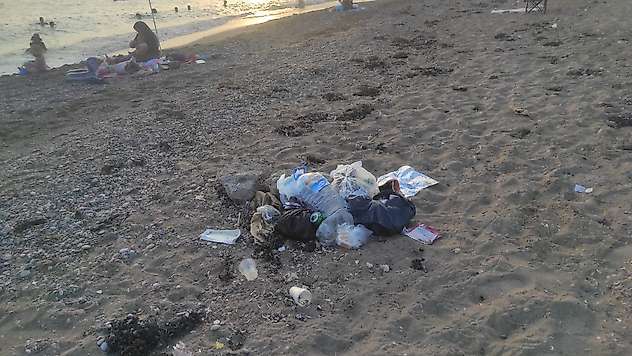 Boğazkent halk plajı pislik içinde