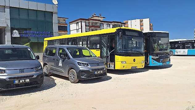 Bursa, Muğla ve Tekirdağ Büyükşehir Belediyelerinden Adıyaman'a araç desteği