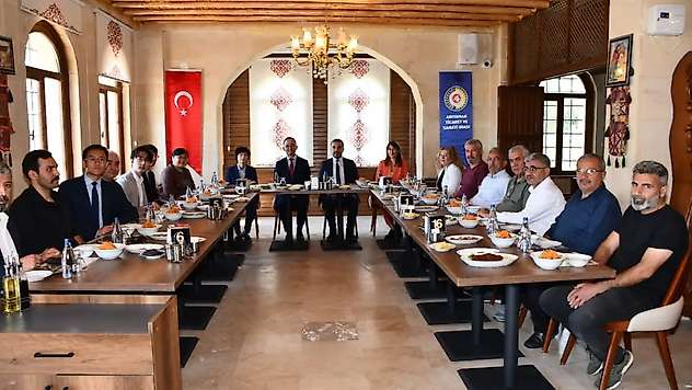 Büyükelçi Jiang Xuebin ve beraberindeki heyetten ATSO'ya ziyaret