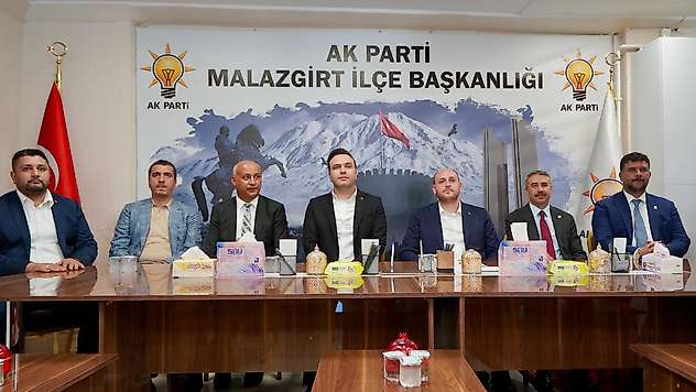 Büyükgümüş ve Alkayış'tan AK Parti Malazgirt İlçe Başkanlığına ziyaret