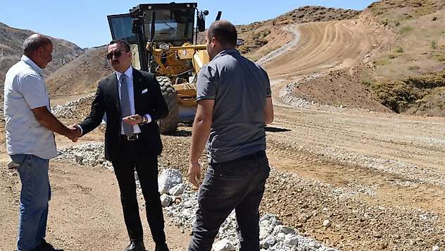 Çelikhan'da Yol bakım çalışması devam ediyor