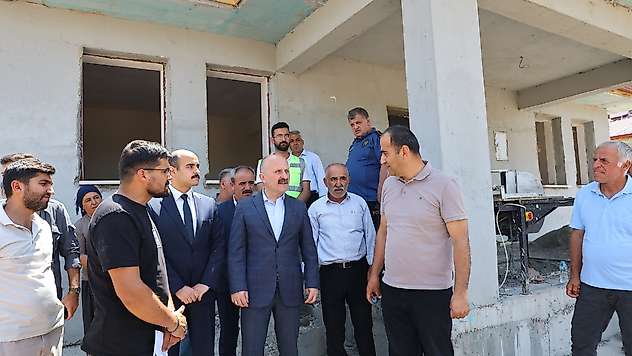 Çelikhan'ın Aksu Köyünde deprem konutları hızla yükseliyor