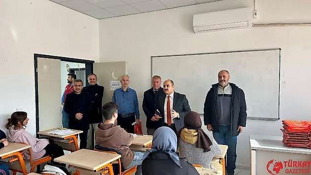 Çelikhan Kaymakamlığından öğrencilere kitap desteği