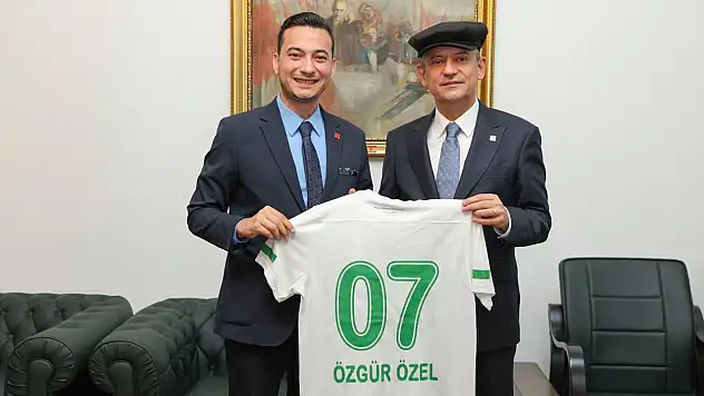 CHP Serik ilçe teşkilatından Genel Başkan Özel'e ziyaret