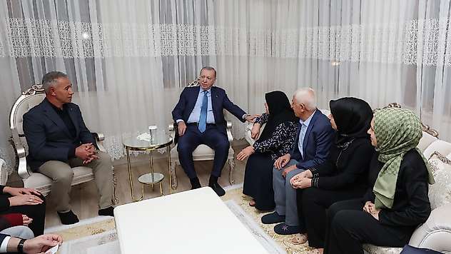 Cumhurbaşkanı Erdoğan, İndere'de Kizir ailesine misafir oldu