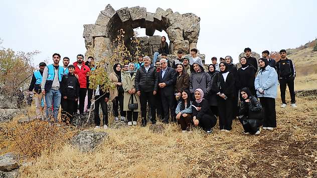 Dağların Zirvesinde Gençlik buluşması