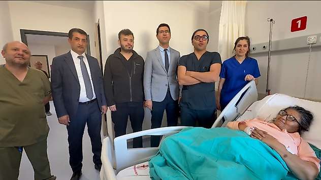 Deprem sonrası yeniden yapılan Nurhak Devlet Hastanesi'nde ilk ameliyat