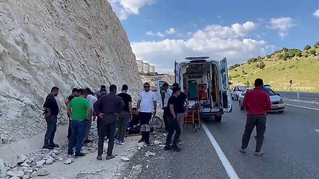 Devrilen motosikletin sürücüsü yaralandı