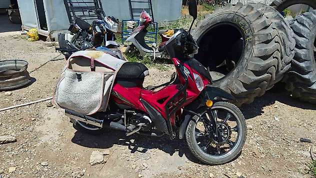 Devrilen motosikletin sürücüsü yaralandı