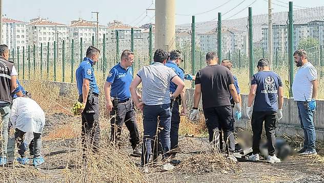 Boş arazide erkek cesedi bulundu