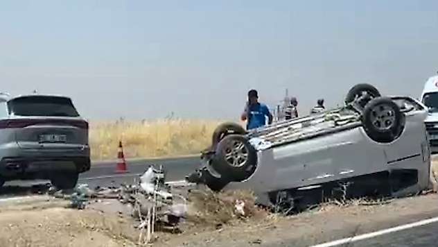 Diyarbakır'da iki otomobil çarpıştı: 9 yaralı
