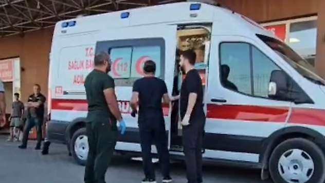 Kamyonet ile motosiklet çarpıştı: 1 ölü, 1 yaralı