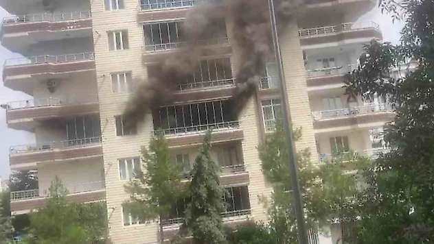 Diyarbakır'da korkutan yangın: Mahsur kalan çocuklar itfaiye merdiveni ile kurtarıldı